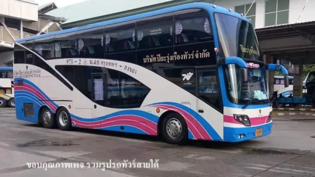 รถของปิยะรุ่งเรืองทัวร์